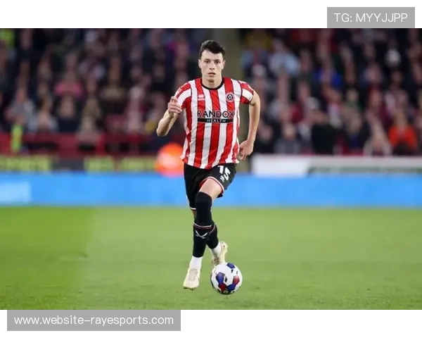 谢菲尔德联三中卫边中卫插上战术解析，意甲球队借鉴与改良